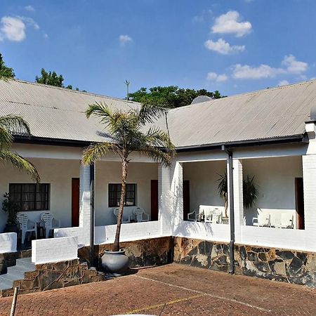 Lake Motel Hartbeespoort Exterior photo